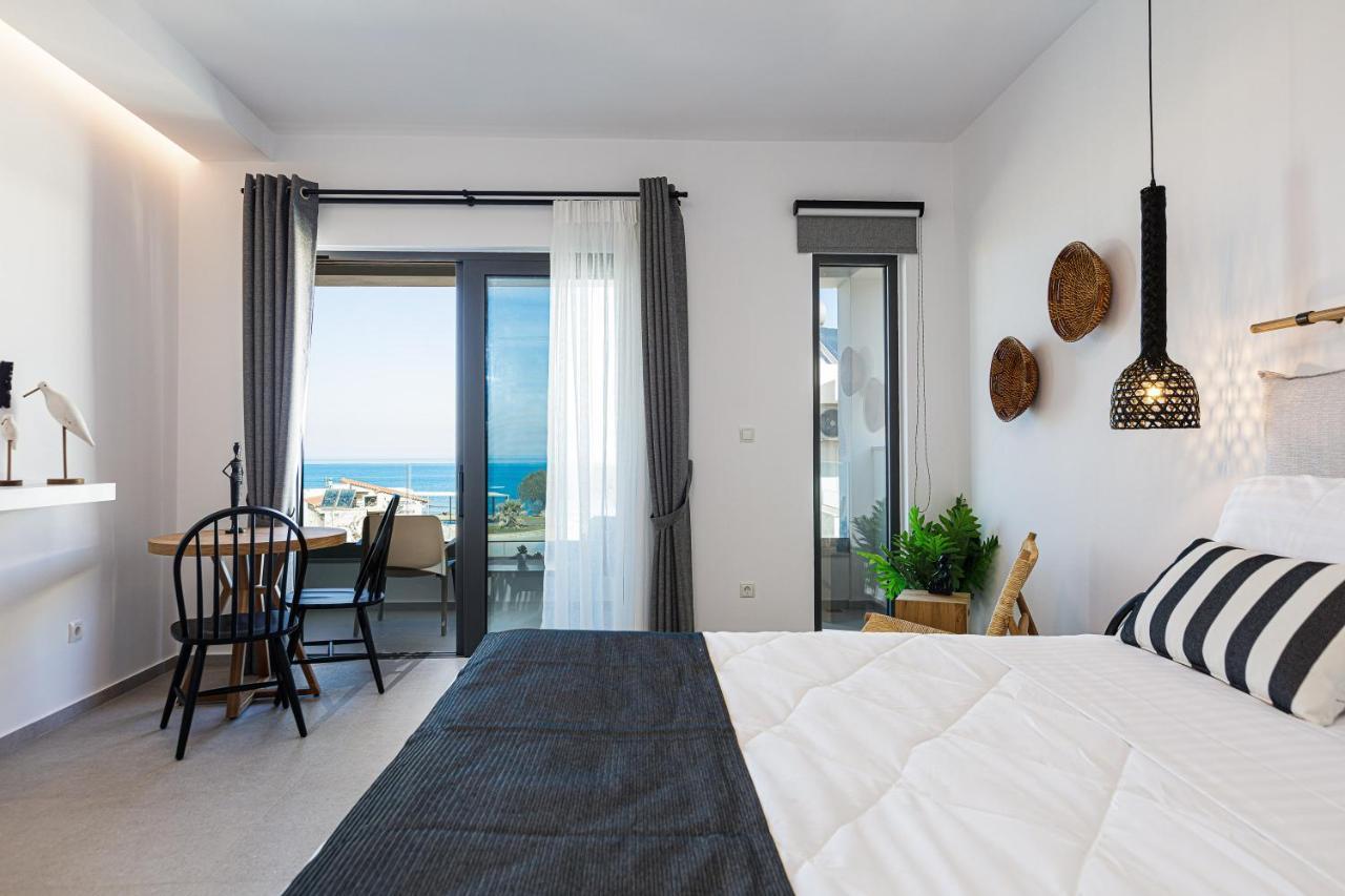 Eleven Boutique Suites Ставроменос Экстерьер фото