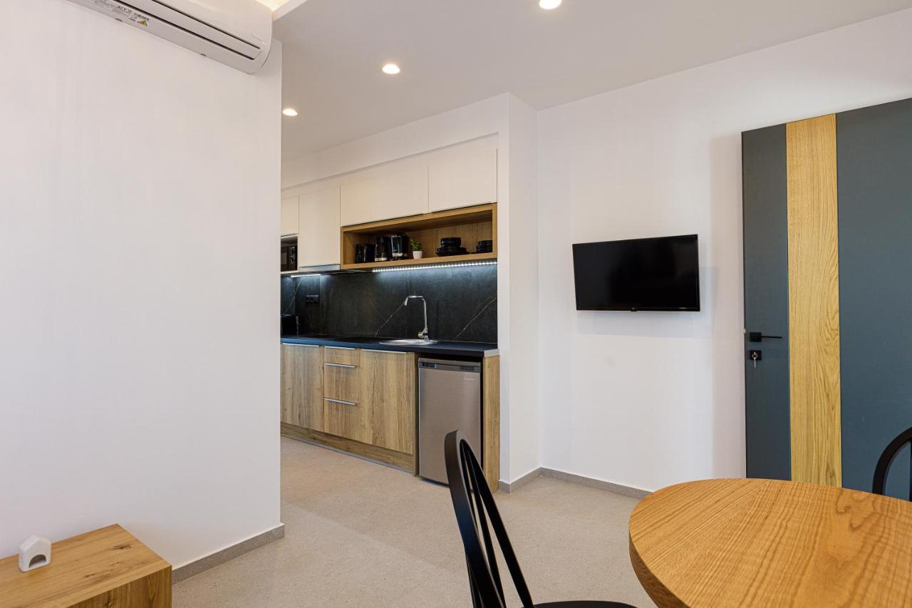 Eleven Boutique Suites Ставроменос Экстерьер фото