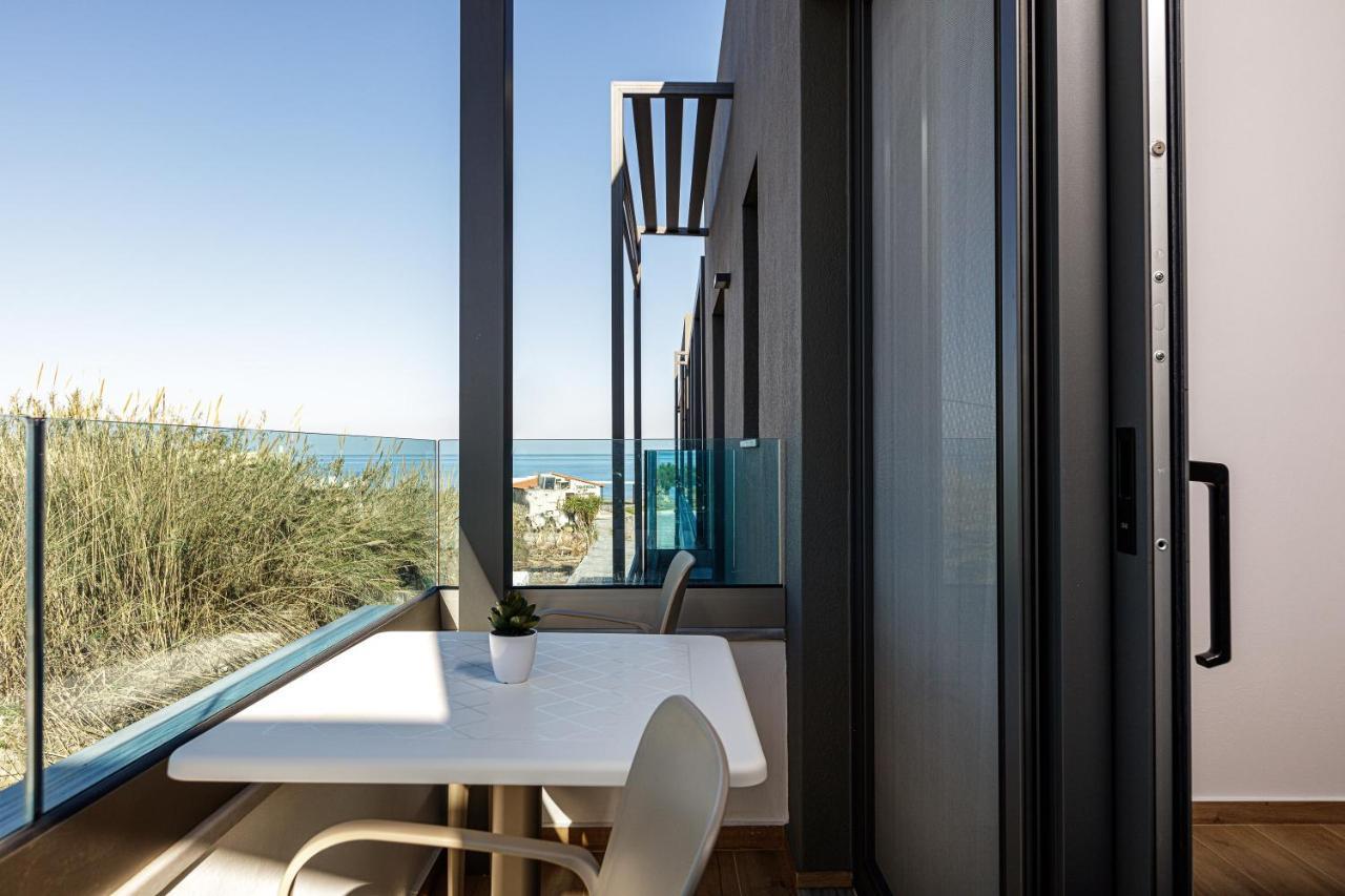 Eleven Boutique Suites Ставроменос Экстерьер фото