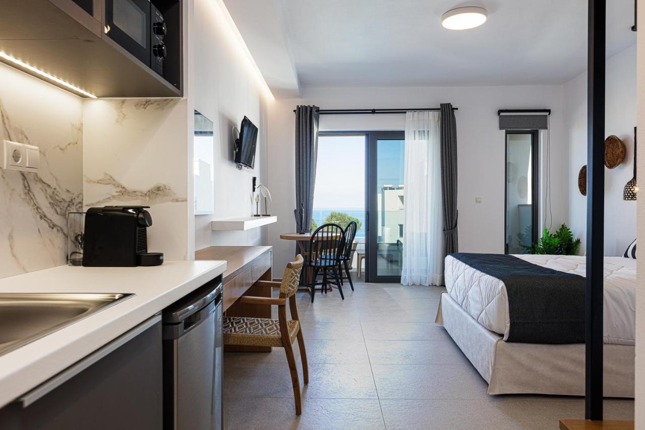 Eleven Boutique Suites Ставроменос Экстерьер фото