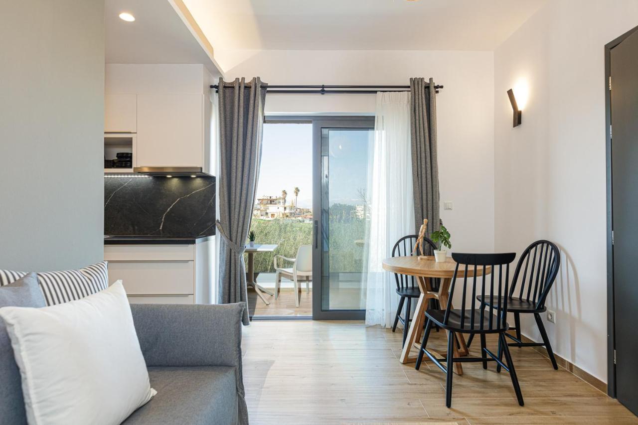 Eleven Boutique Suites Ставроменос Экстерьер фото